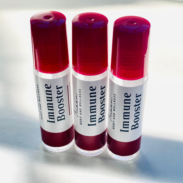 essential oil use chart, best essential oils, essential oils for immune support, oils for immune support, list of essential oils and their uses, essential oil benefits for immune support, how to use essential oils for immune support, everyday essential oils, essential oils to use everyday for natural remedies, immune boosting essential oils, immune boosting natural remedies, safe for kids, essential oil roller, roll on